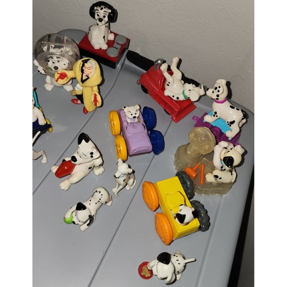 Lot of 15 Disney 101 Dalmatian toys figures cars Mcdonalds happy meal - Picture 2 of 3
